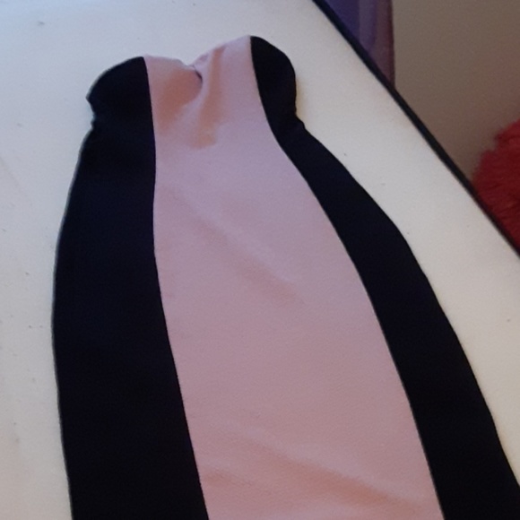 Dresses - Picture 2 of 3